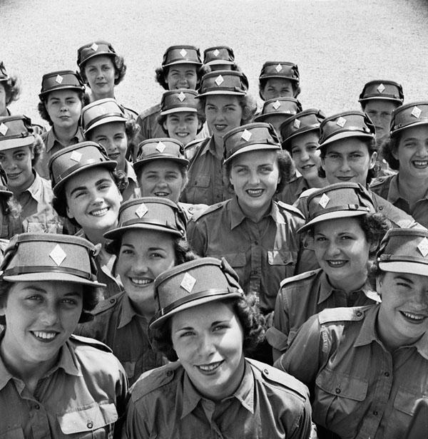 Photo of Women of the Canadian Army