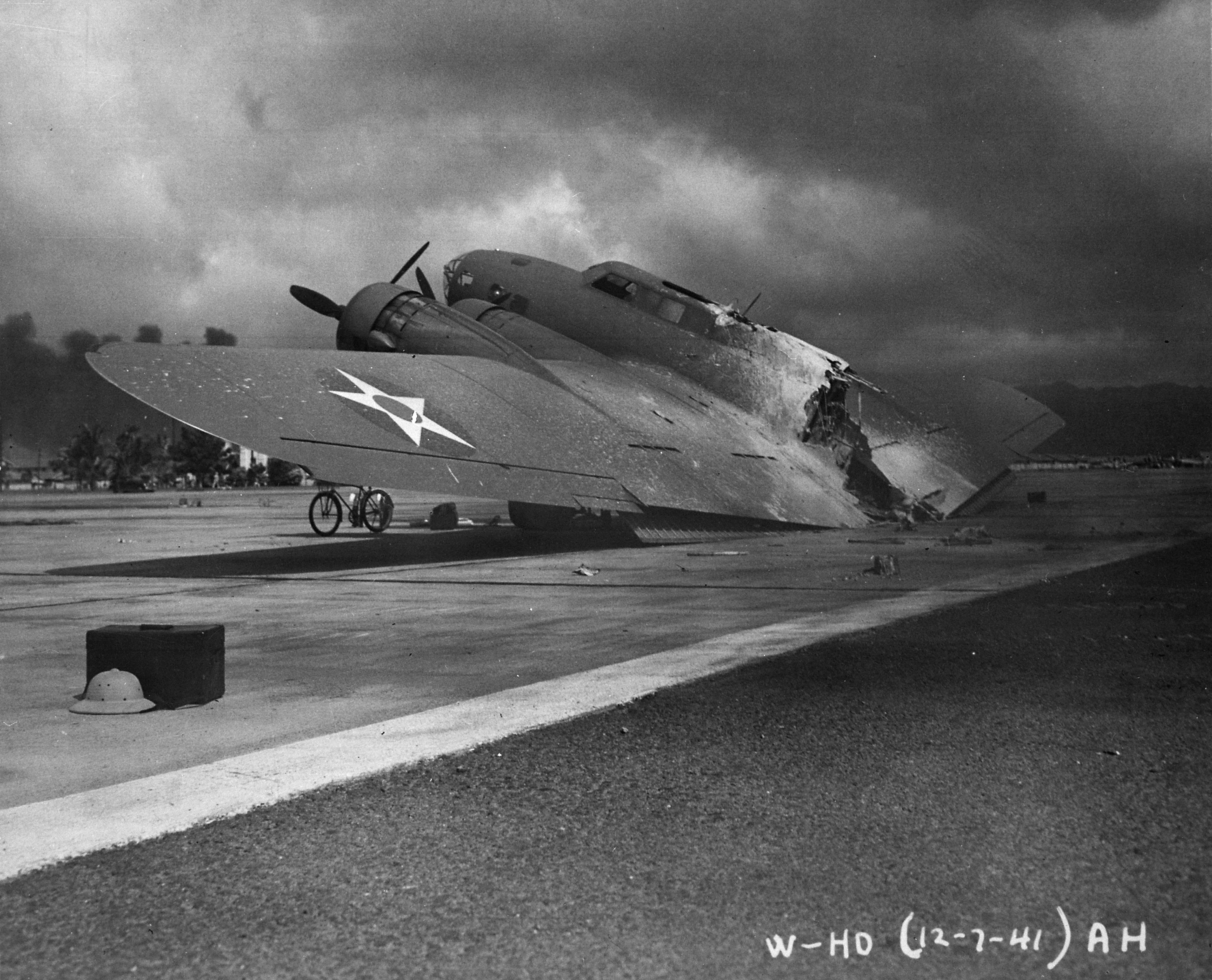 Photo of Wrecked B-17C