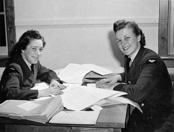 Photo of Female RCAF Personnel