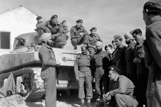 Lessons in Tank Warfare - Canadian Army - War Photos