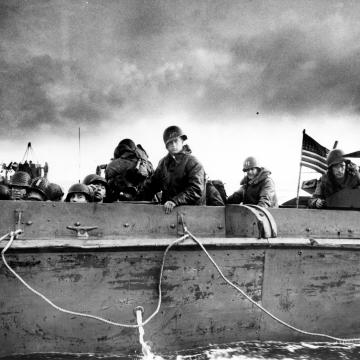 LCVP approaching normandy