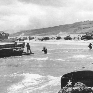 Unloading onto Omaha beach